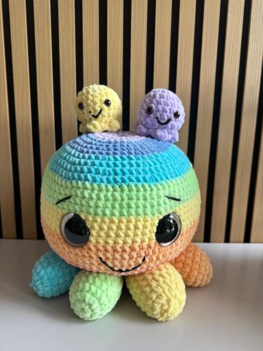 090 Oktopus mit Baby Kiki